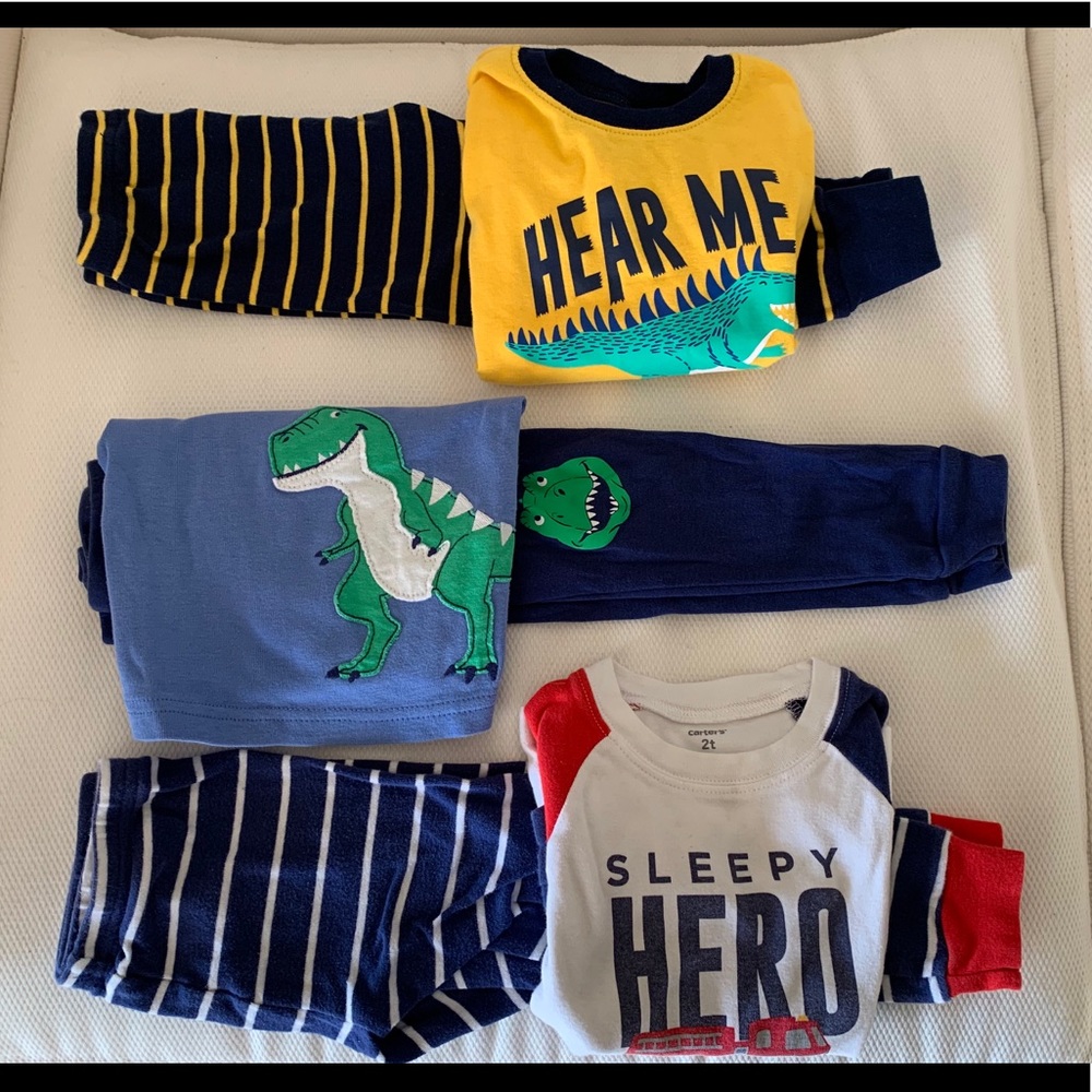 3 sets of 2T Carter’s pajamas